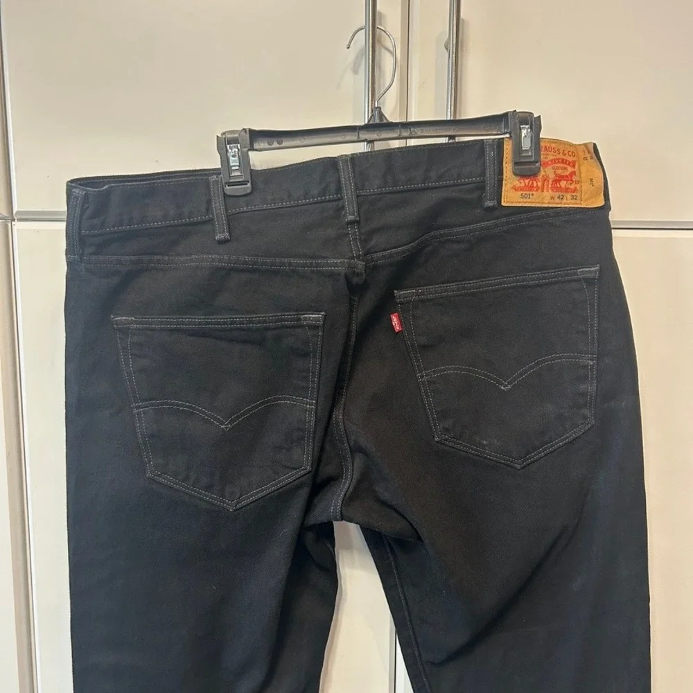 Levis 501 Mens Black Original Fit Straight Leg Button Fly Jeans W42 L32